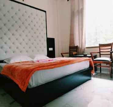 Majestic Inn